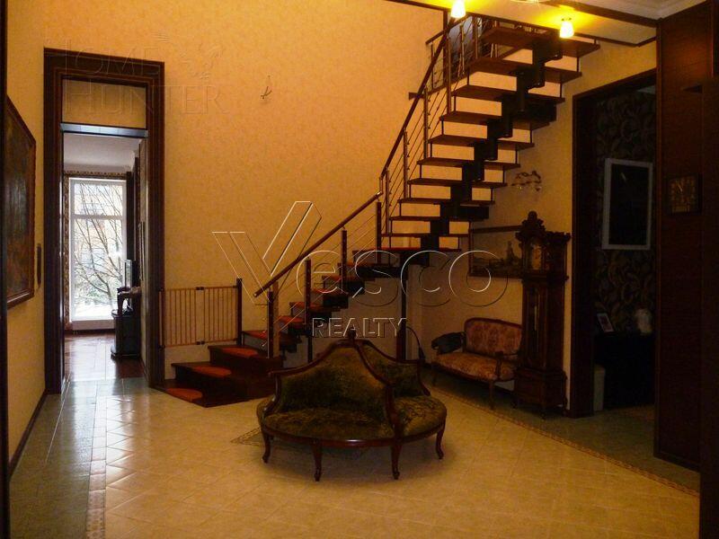 2-этажный коттедж 1 350 м² с отделкой