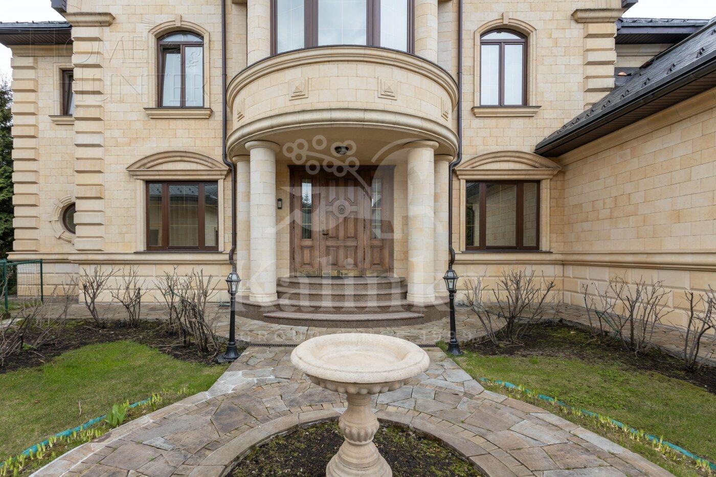 2-этажный коттедж 660 м² с отделкой