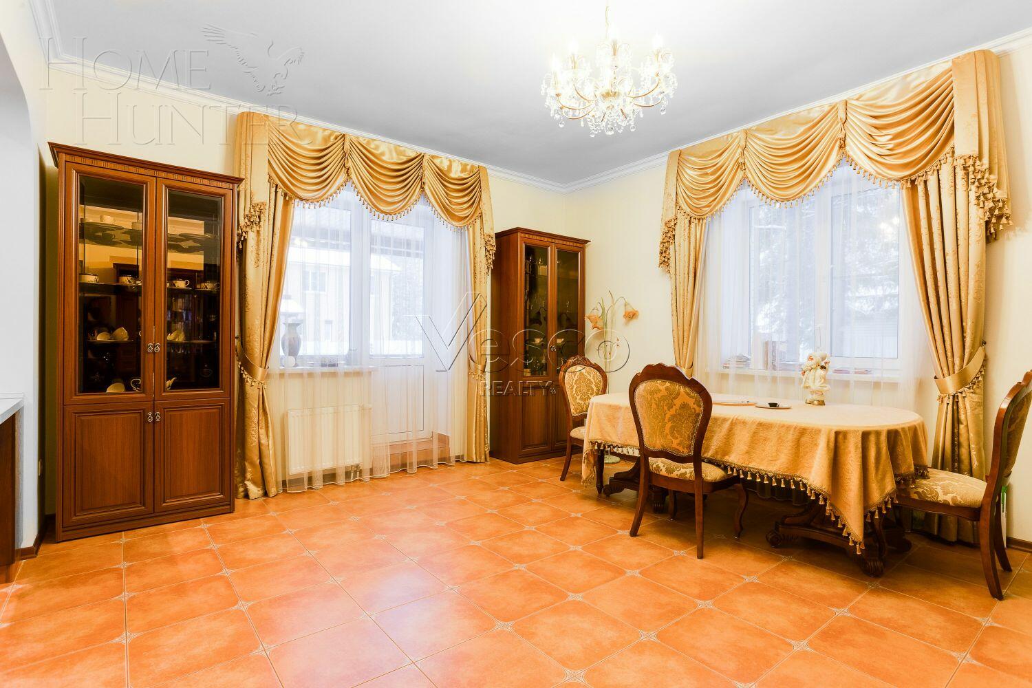 3-этажный коттедж 256 м² с отделкой