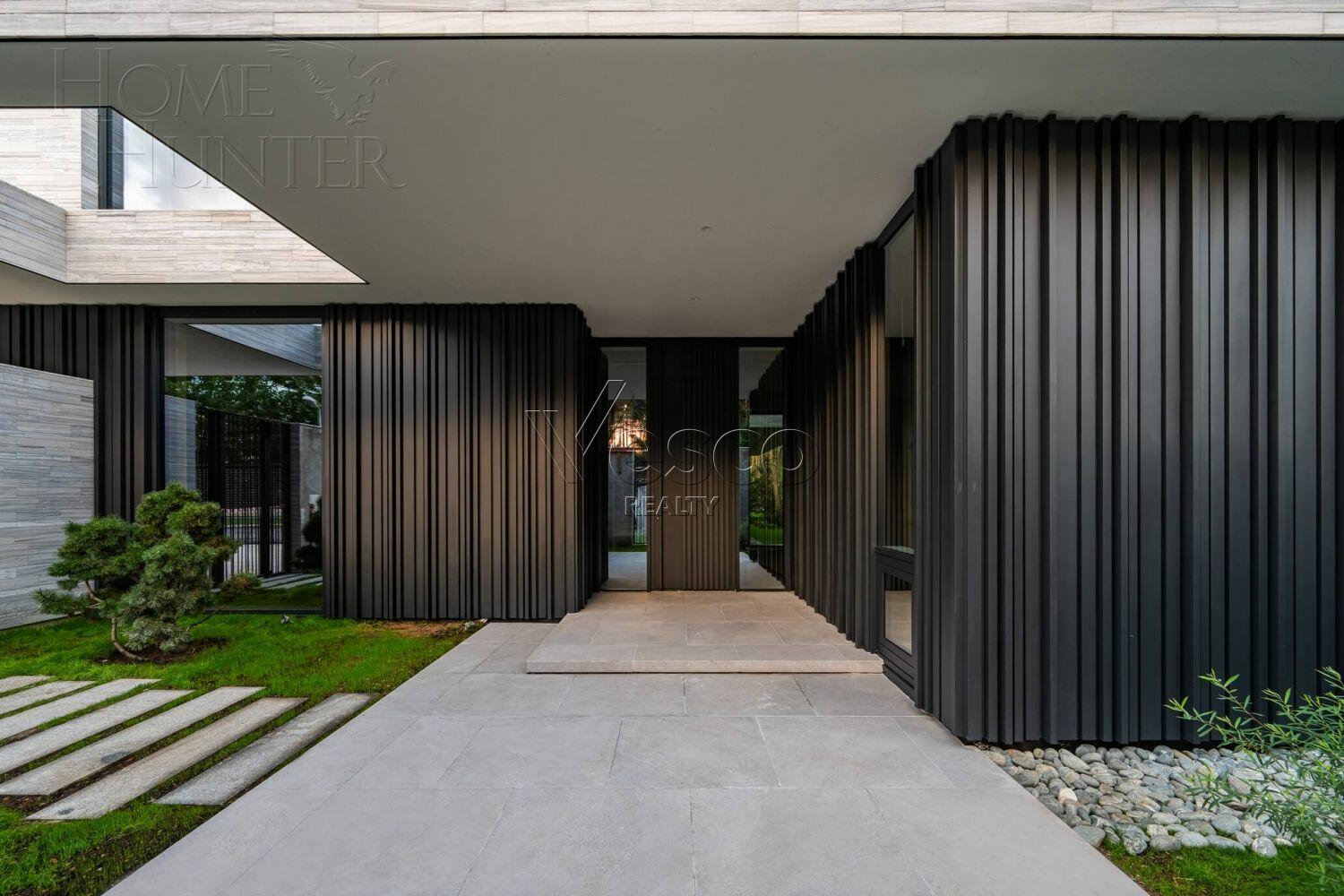 2-этажный коттедж 1 050 м² без отделки