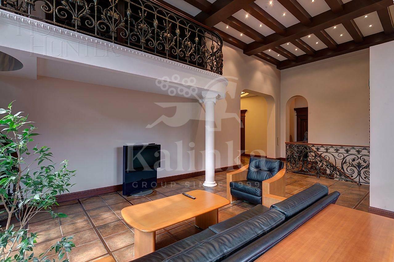 2-этажный коттедж 980 м² с отделкой