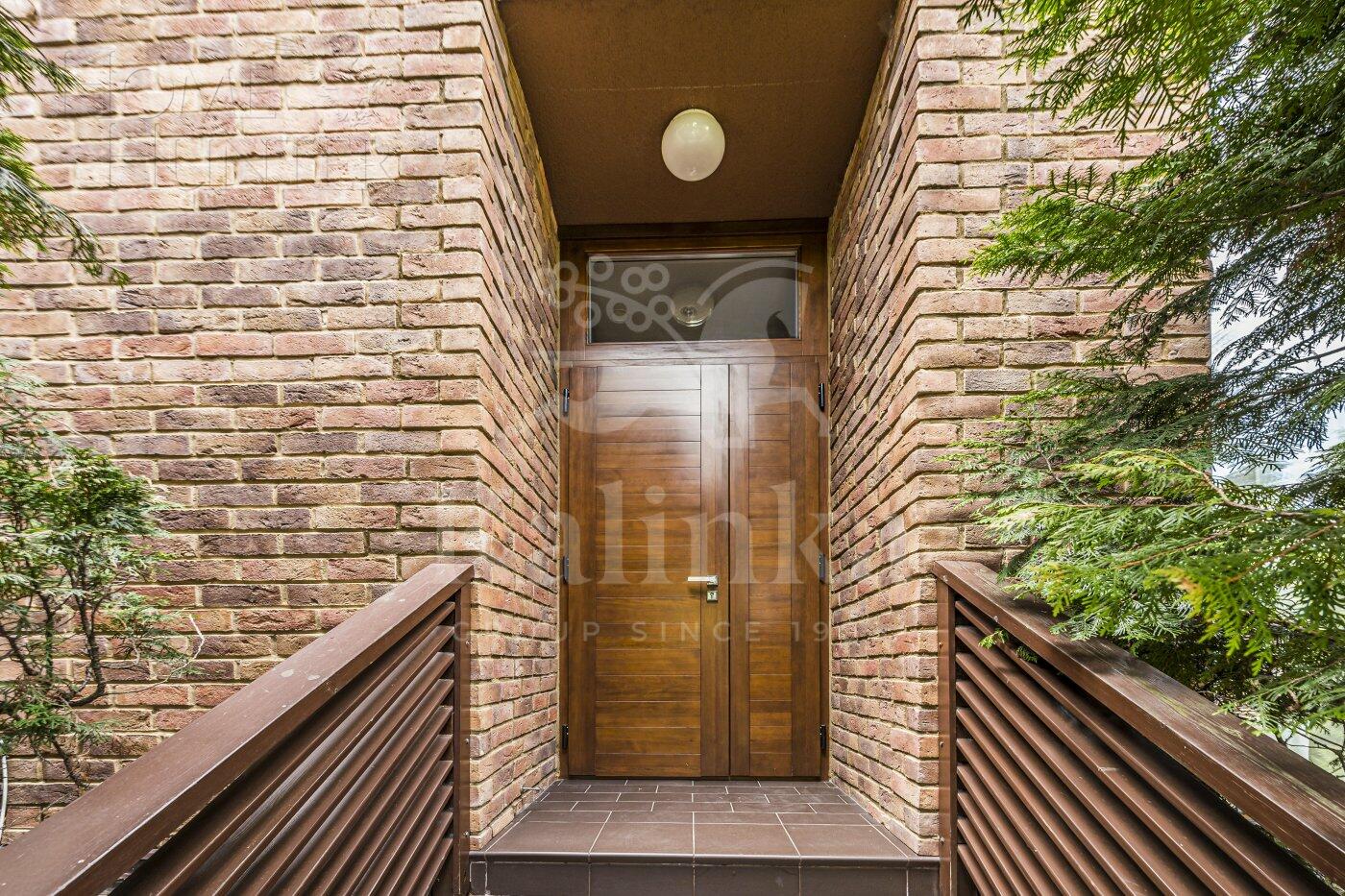 2-этажный таунхаус 380 м² с отделкой