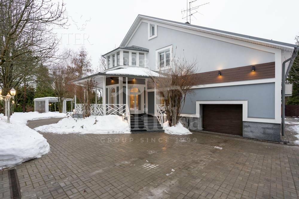 3-этажный коттедж 400 м² с отделкой