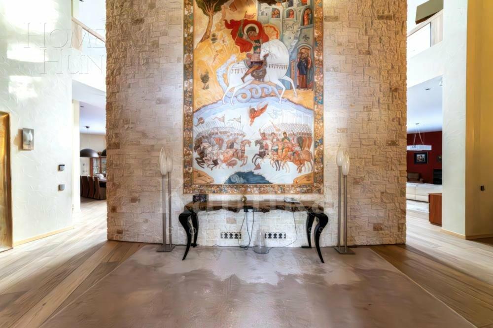 2-этажный коттедж 2 700 м² с отделкой