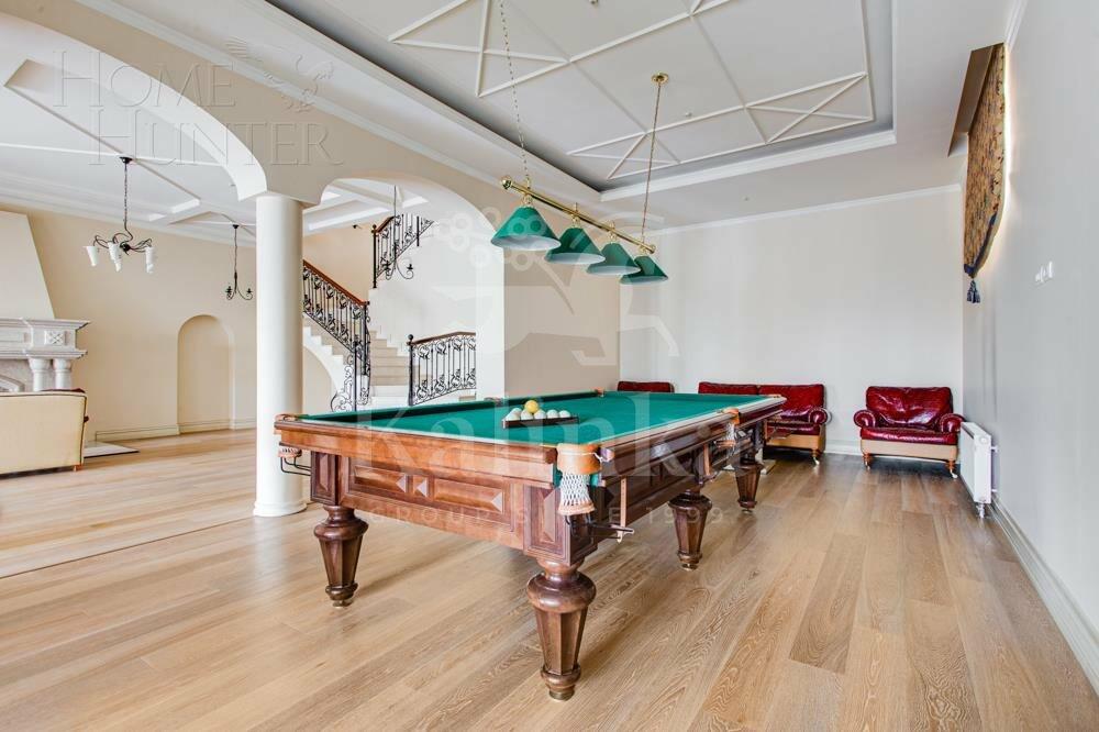 3-этажный коттедж 1 000 м² с отделкой