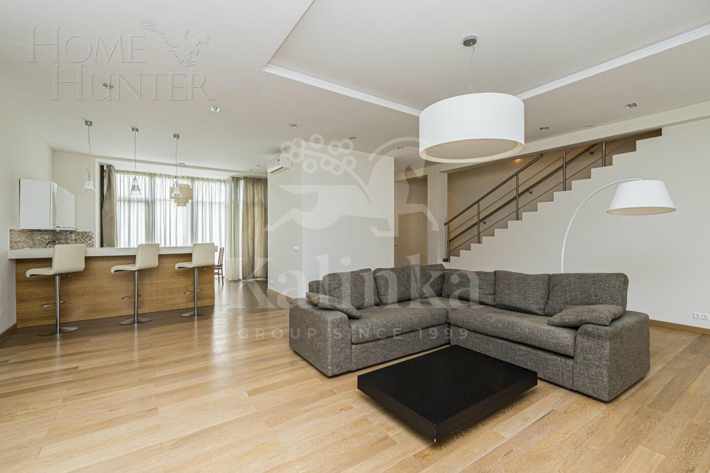 2-этажный таунхаус 380 м² с отделкой