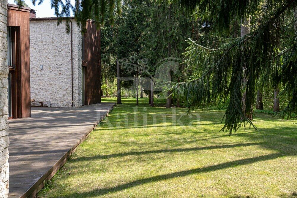 2-этажный коттедж 2 700 м² с отделкой