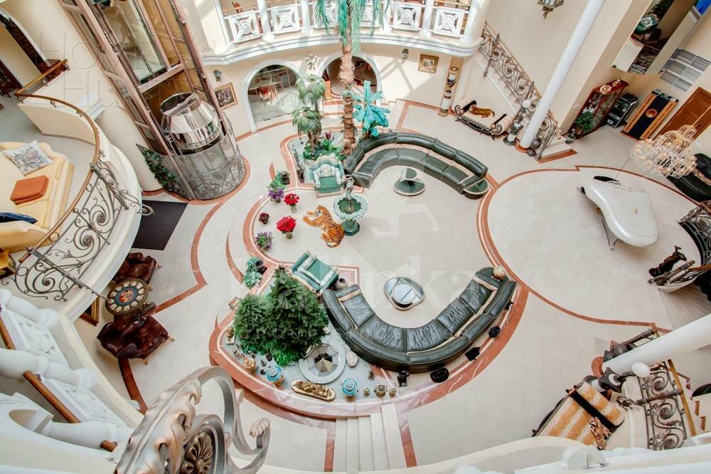 4-этажный коттедж 1 352 м² с отделкой