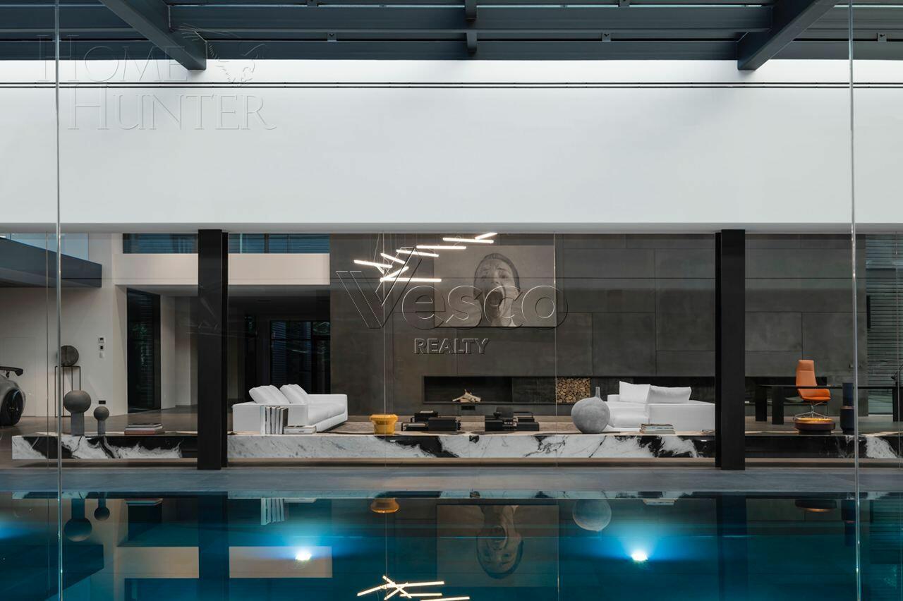 2-этажный коттедж 2 500 м² с отделкой