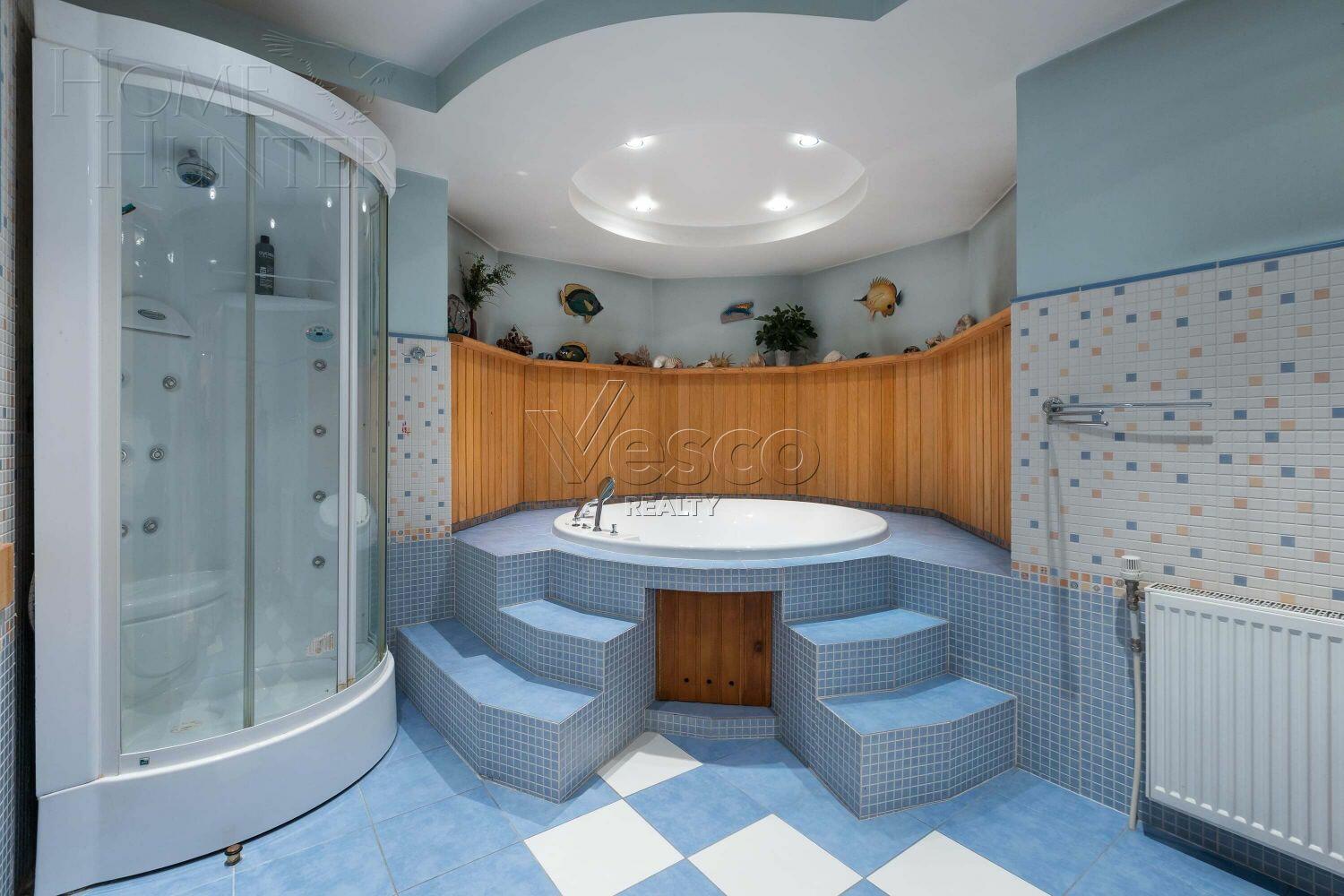 2-этажный коттедж 350 м² с отделкой