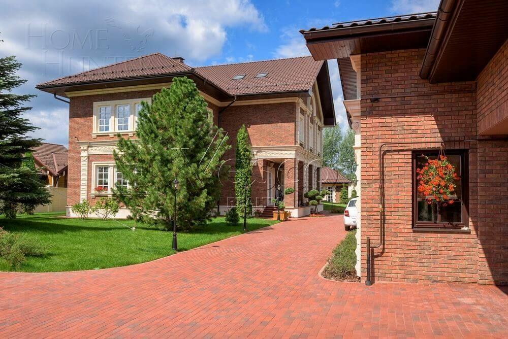 2-этажный коттедж 1 200 м² с отделкой