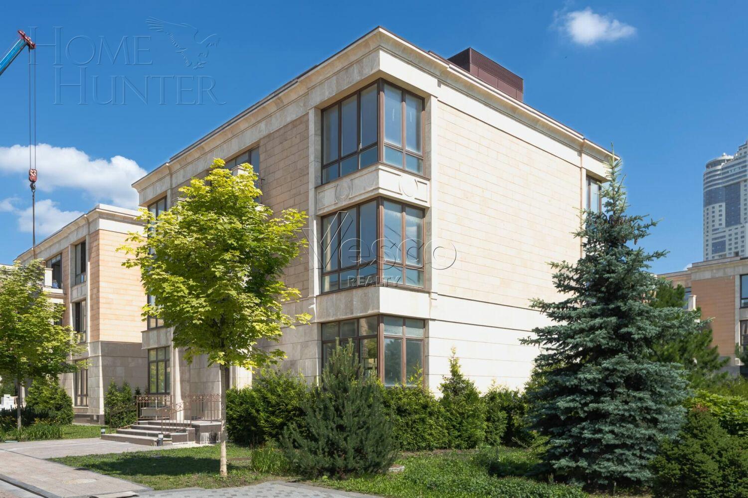 4-УРОВНЕВЫЙ ОСОБНЯК БЕЗ ОТДЕЛКИ 840 М² НА 1 ЭТАЖЕ