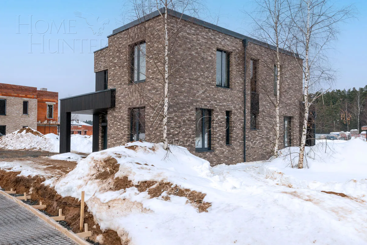 2-этажный коттедж 290.6 м² без отделки