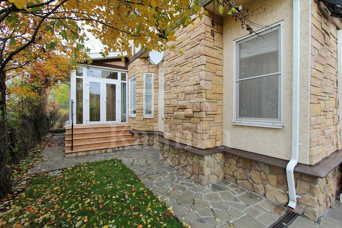 2-этажный коттедж 300 м² с отделкой