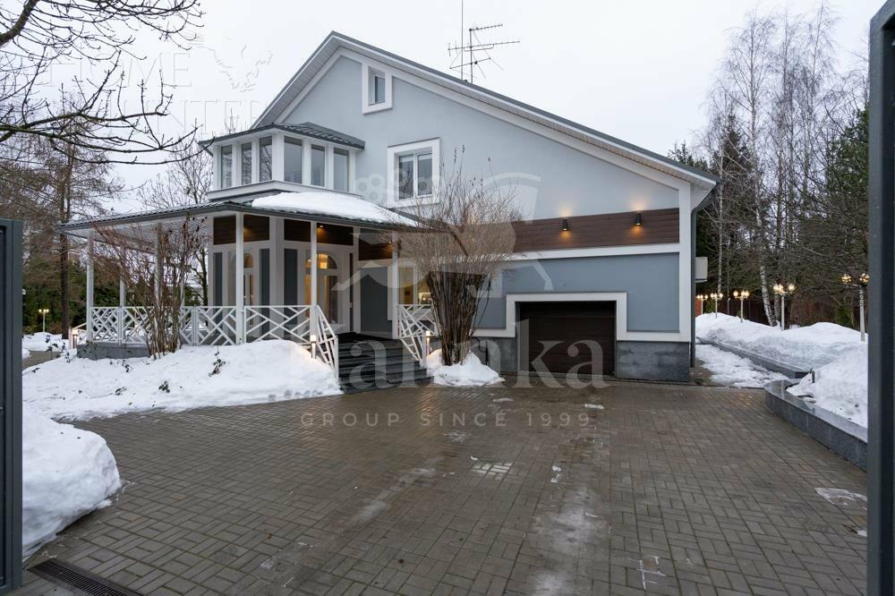 3-этажный коттедж 400 м² с отделкой