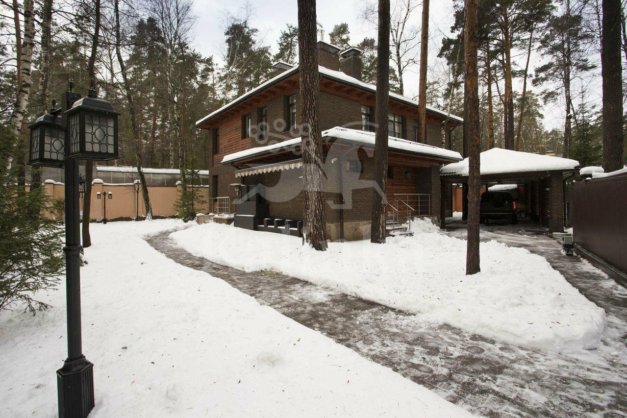 2-этажный коттедж 450 м² с отделкой