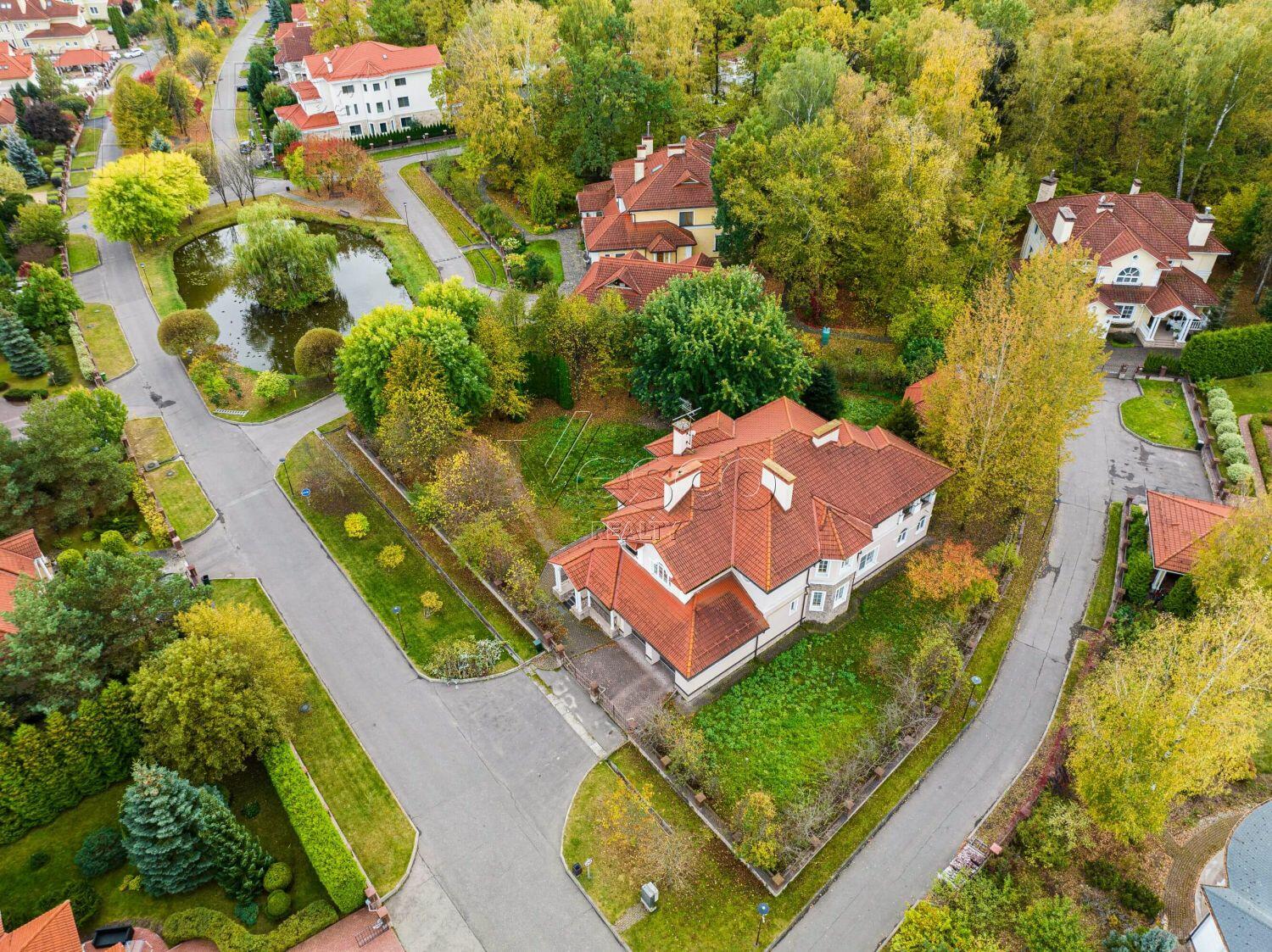 2-этажный коттедж 495 м² с отделкой