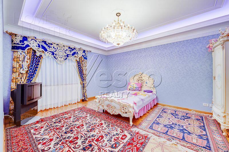 2-этажный коттедж 900 м² с отделкой