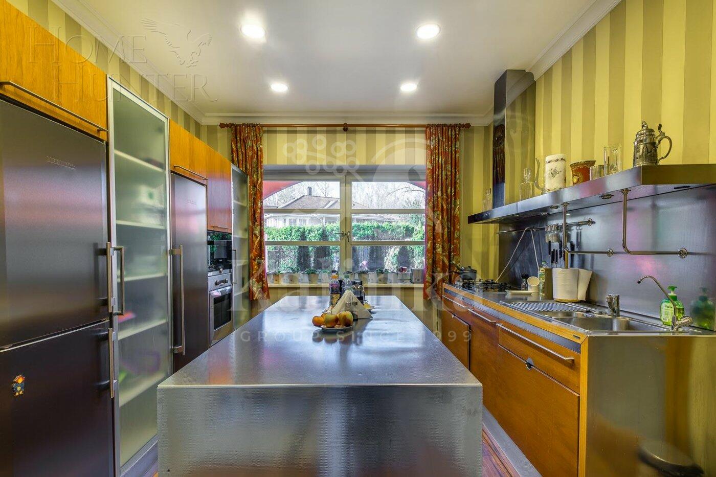 2-этажный коттедж 760 м² с отделкой