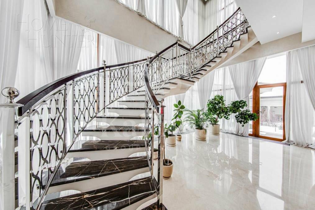 2-этажный коттедж 1 250 м² с отделкой