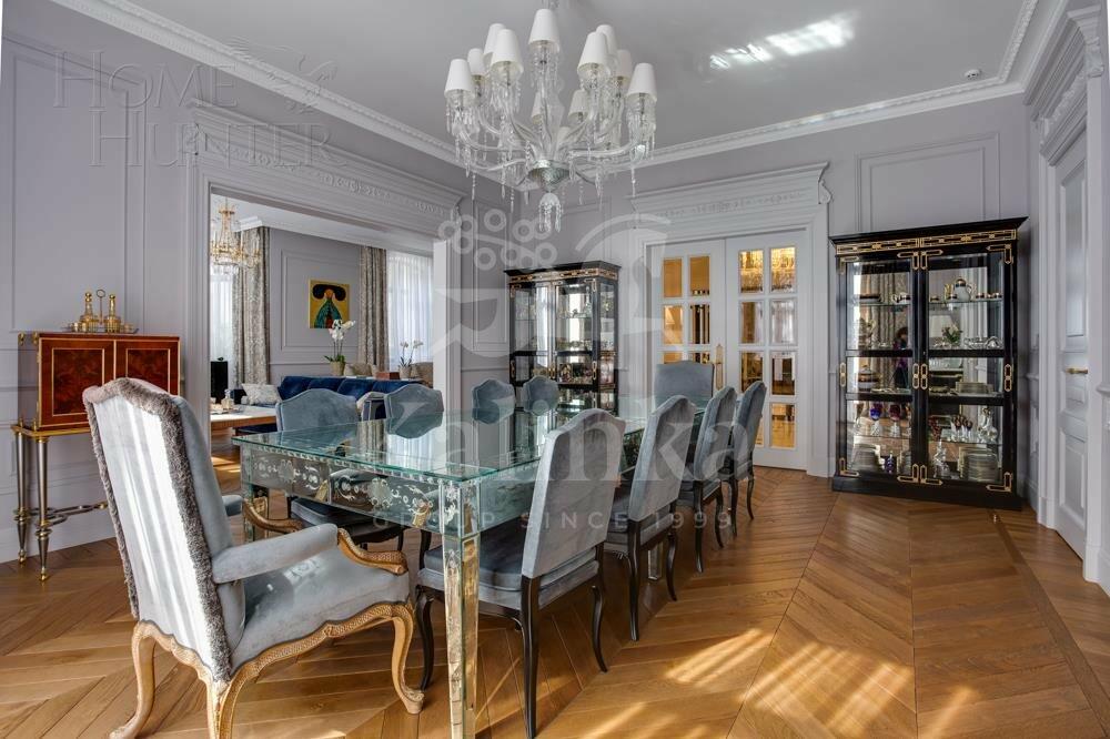 3-этажный коттедж 560 м² с отделкой