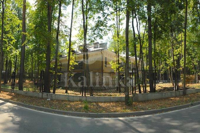 3-этажный коттедж 1 500 м² без отделки