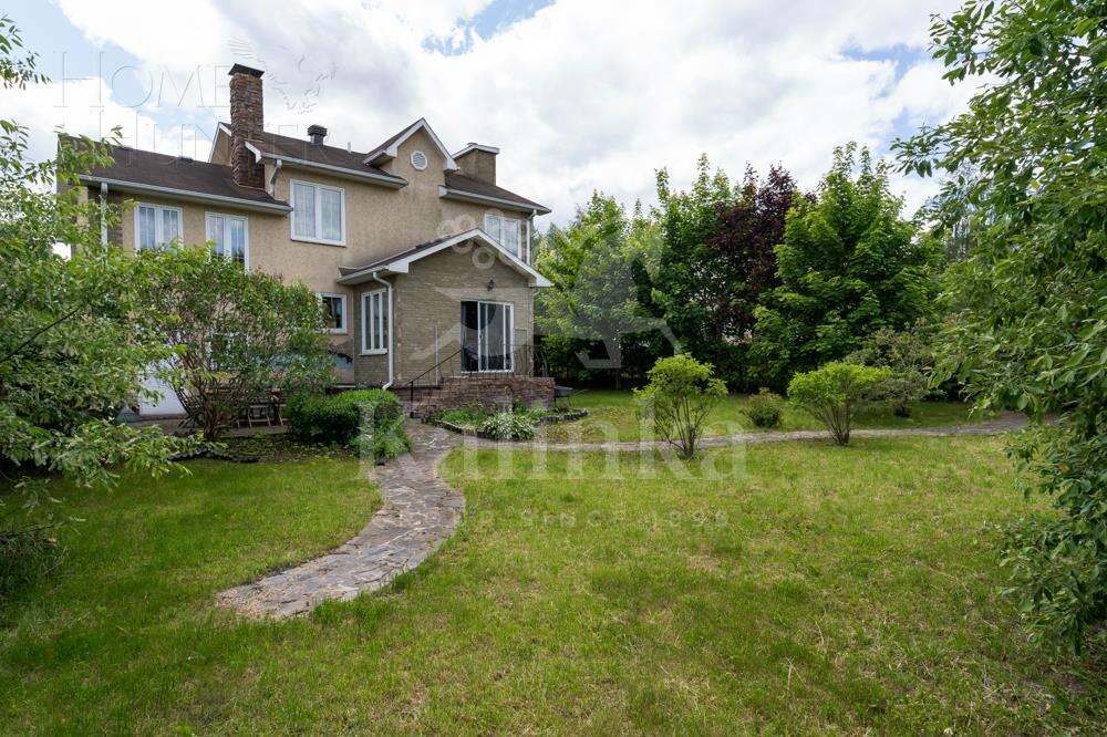 2-этажный коттедж 200 м² с отделкой