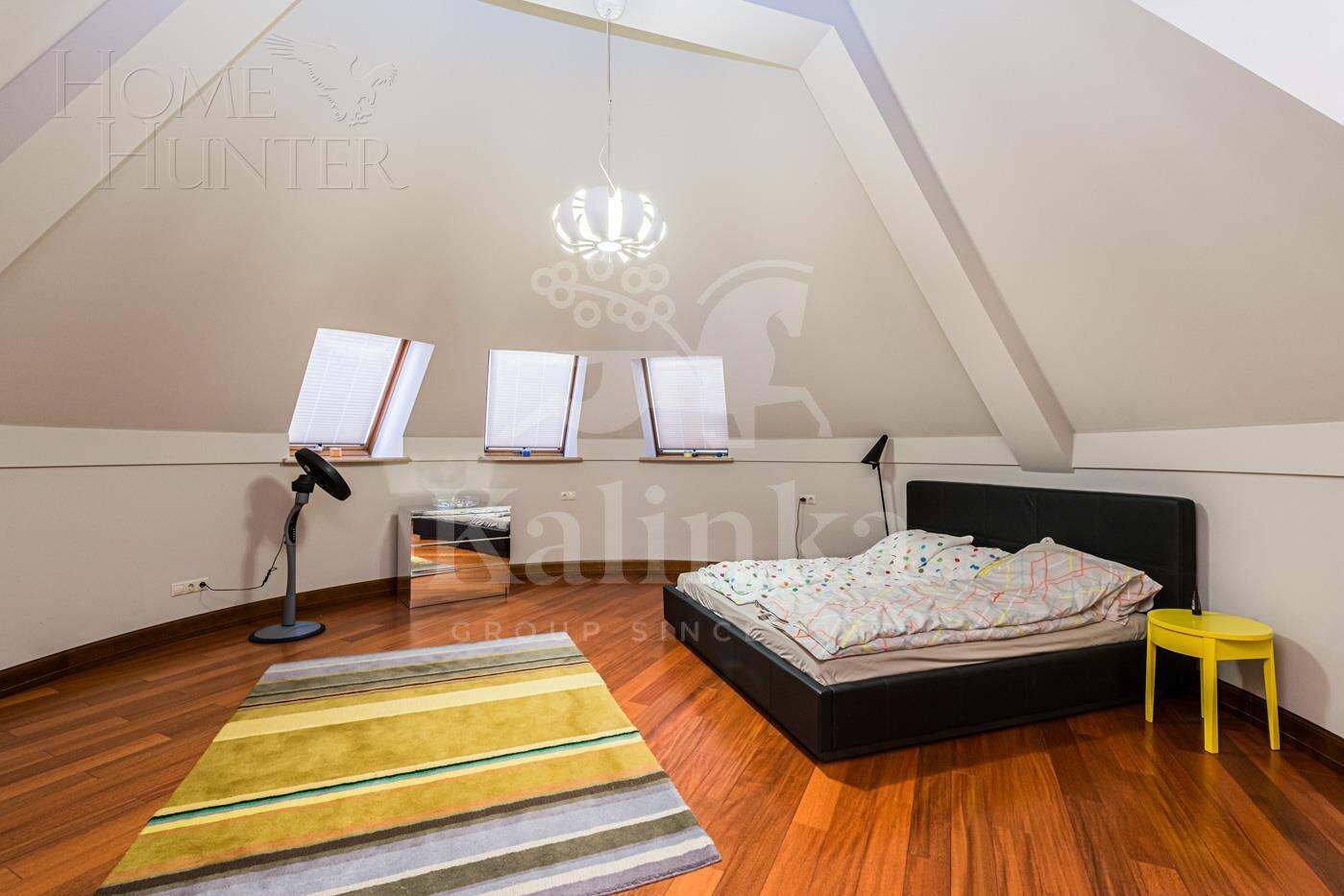 2-этажный коттедж 1 100 м² с отделкой