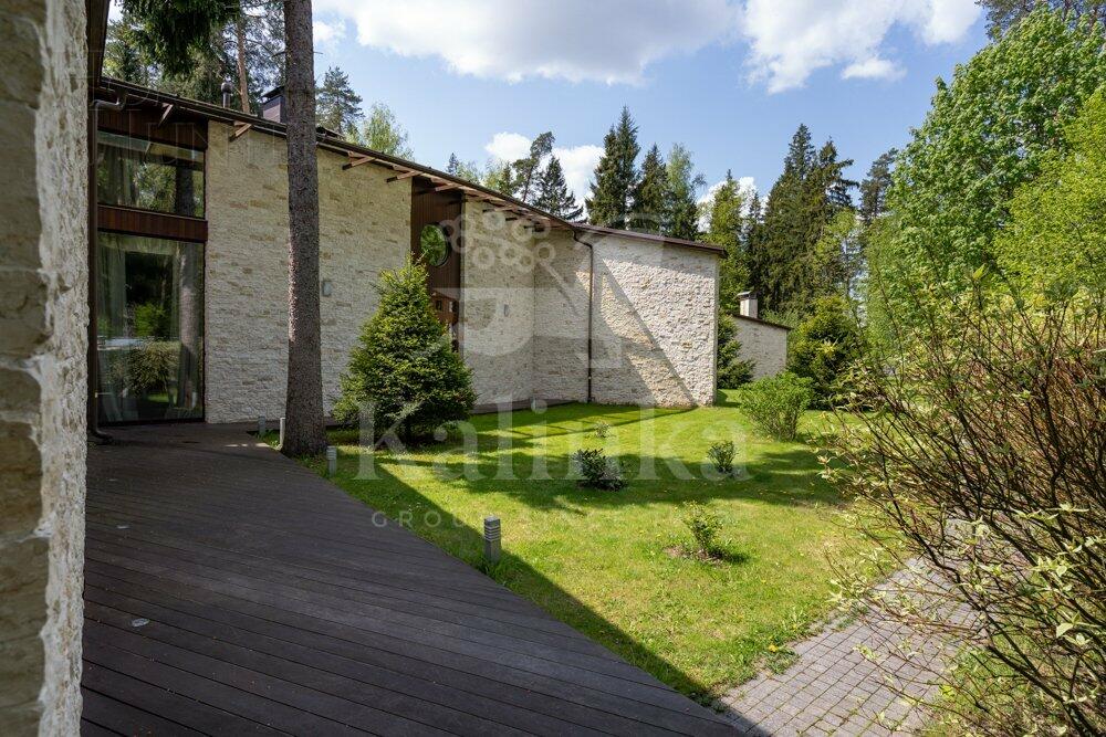 2-этажный коттедж 2 700 м² с отделкой