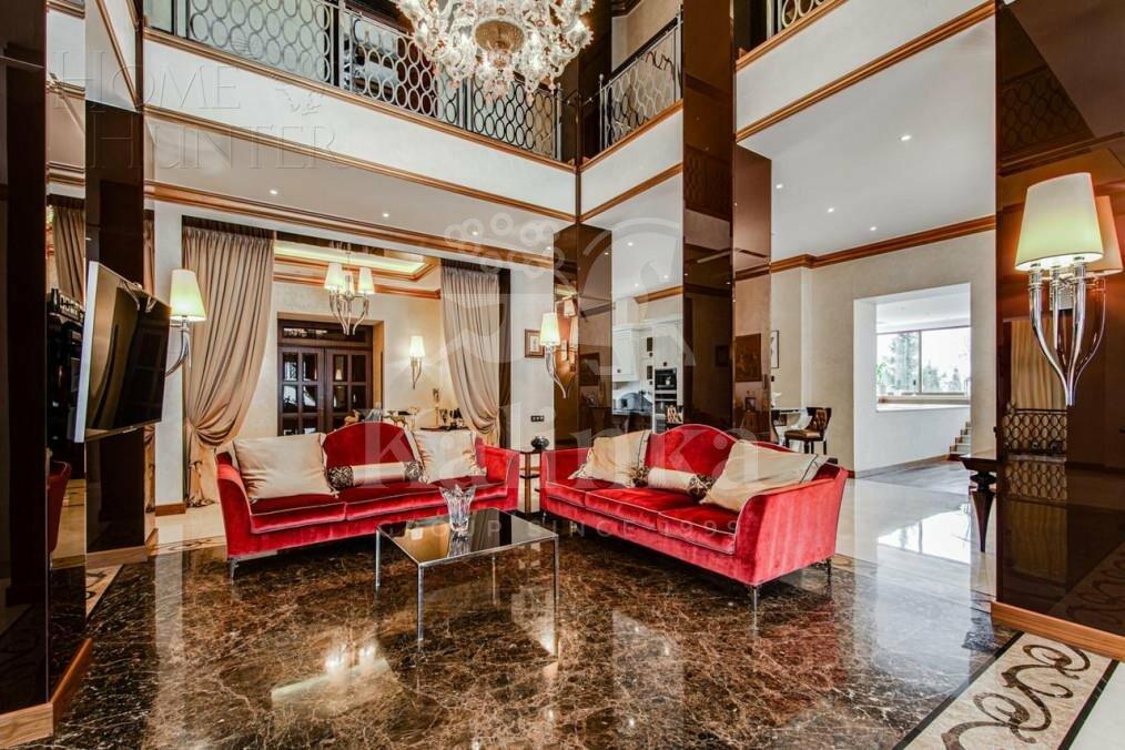 2-этажный коттедж 1 250 м² с отделкой