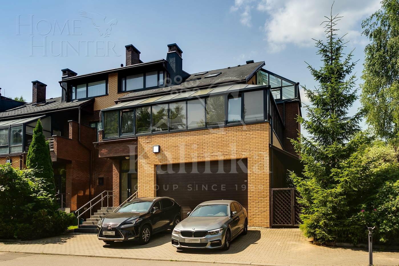 3-этажный таунхаус 360 м² с отделкой