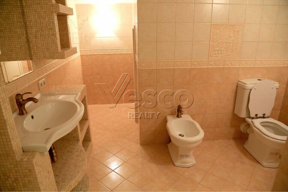 2-этажный коттедж 650 м² с отделкой