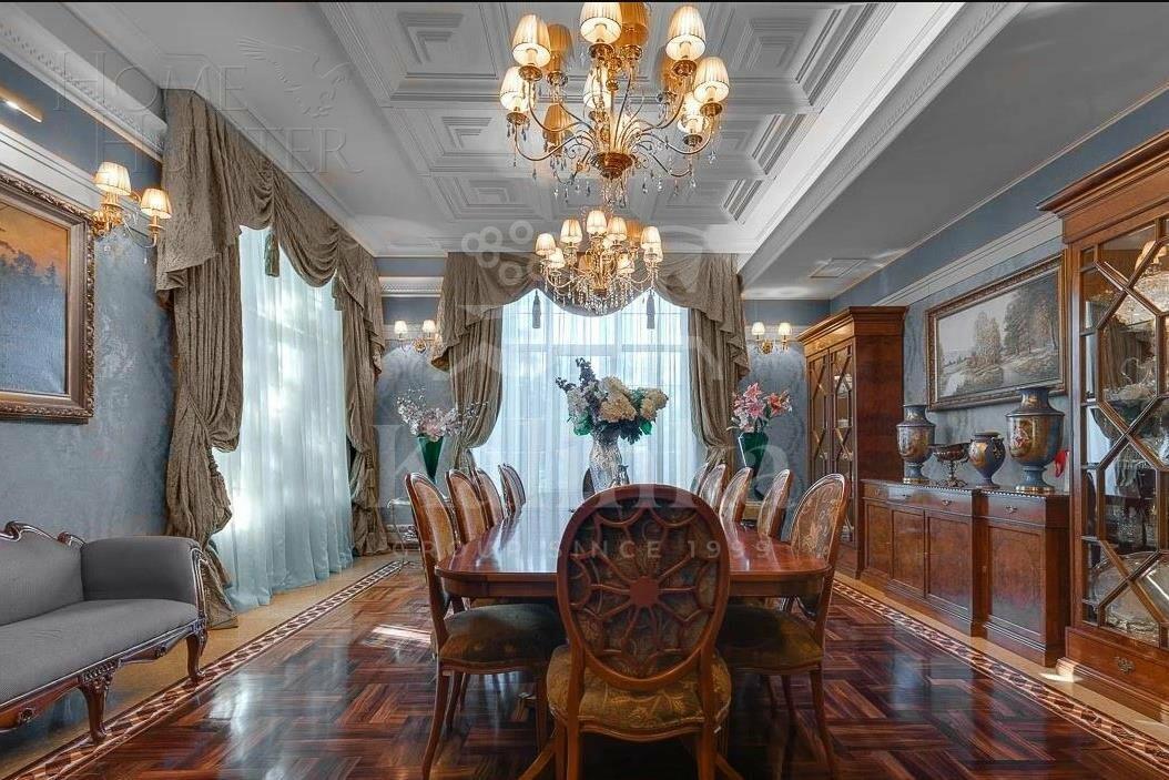 3-этажный коттедж 1 200 м² с отделкой