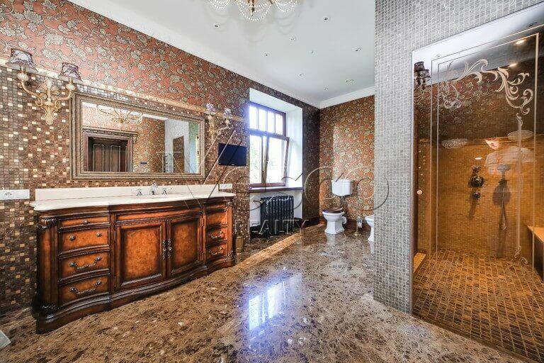 3-этажный коттедж 1 450 м² с отделкой