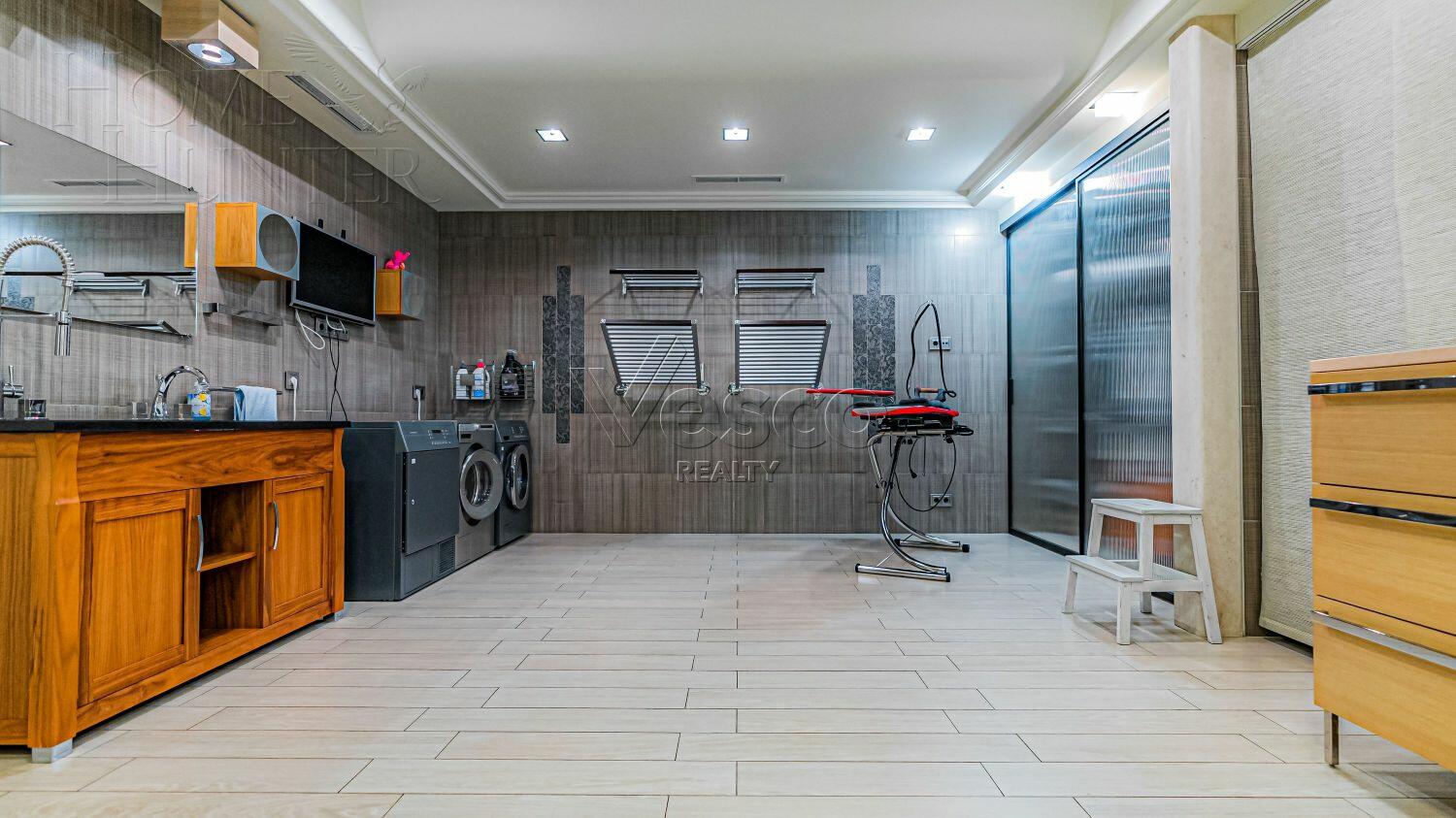 2-этажный коттедж 980 м² с отделкой