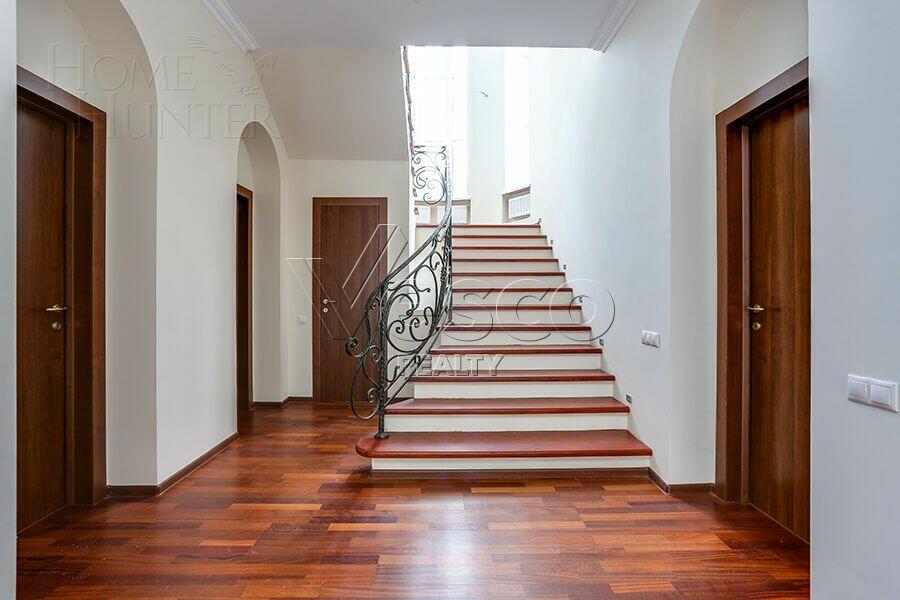 2-этажный коттедж 342 м² с отделкой