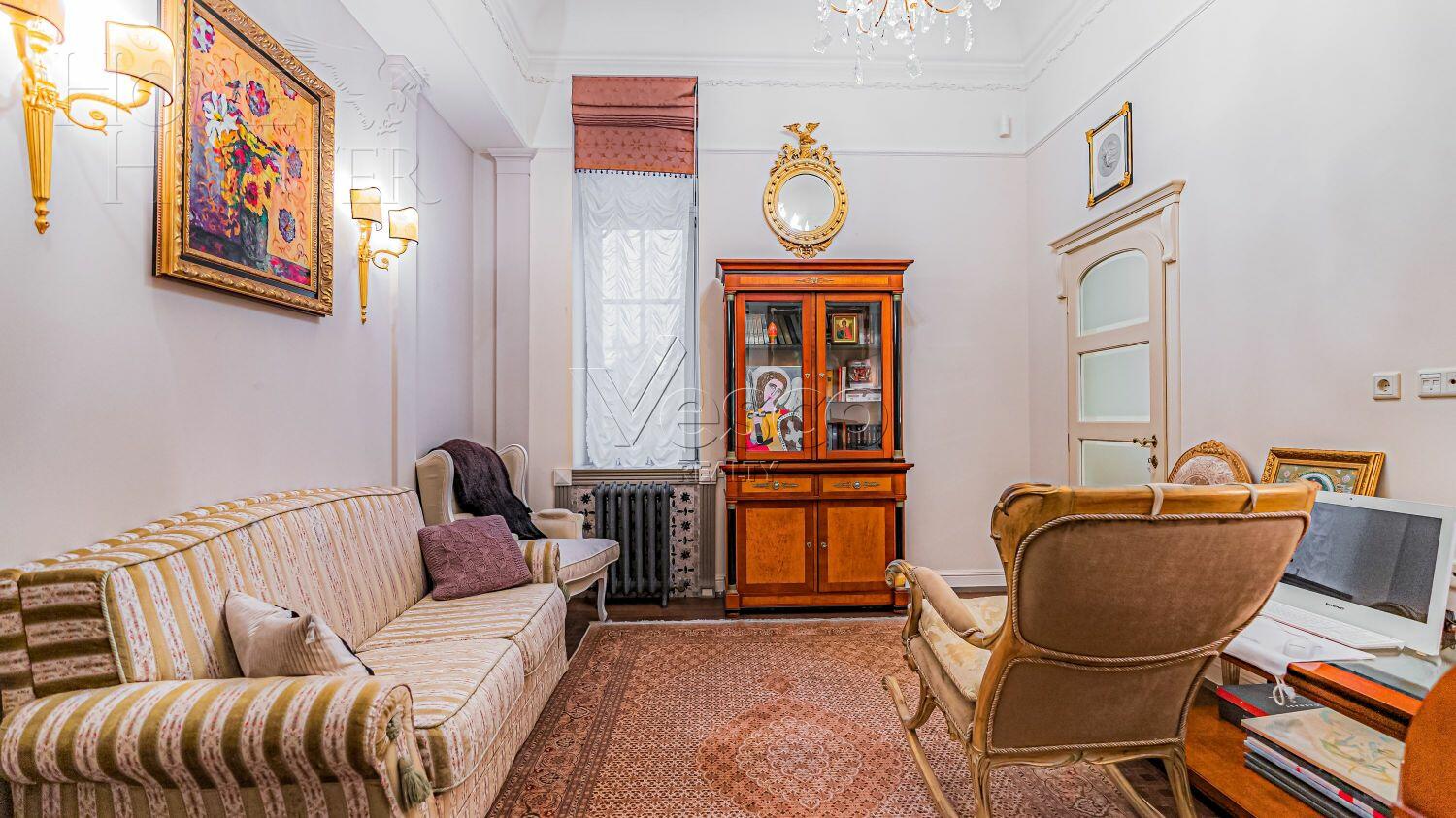 2-этажный коттедж 980 м² с отделкой