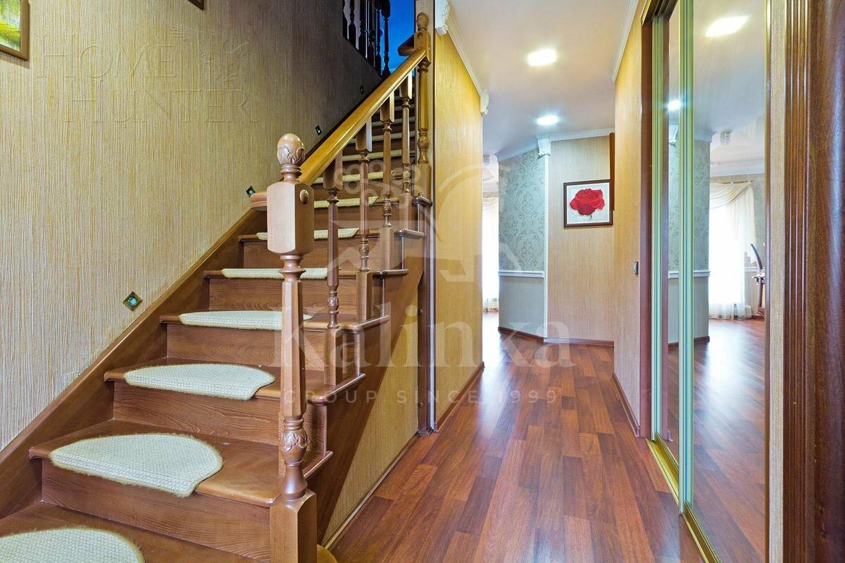 2-этажный коттедж 300 м² с отделкой