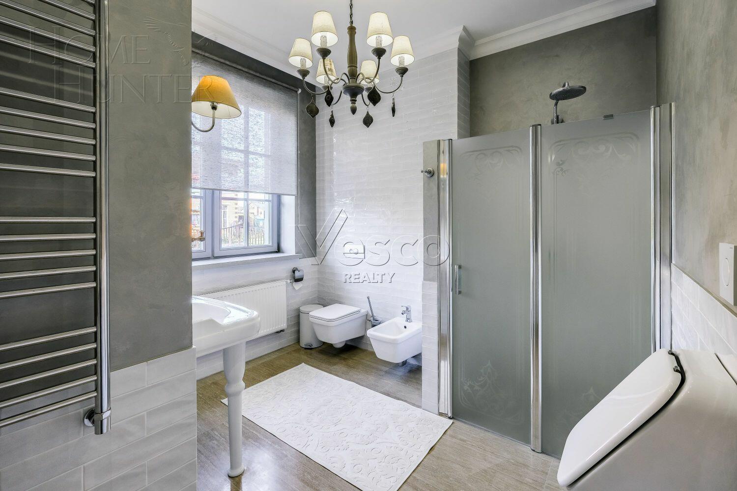 2-этажный коттедж 200 м² с отделкой