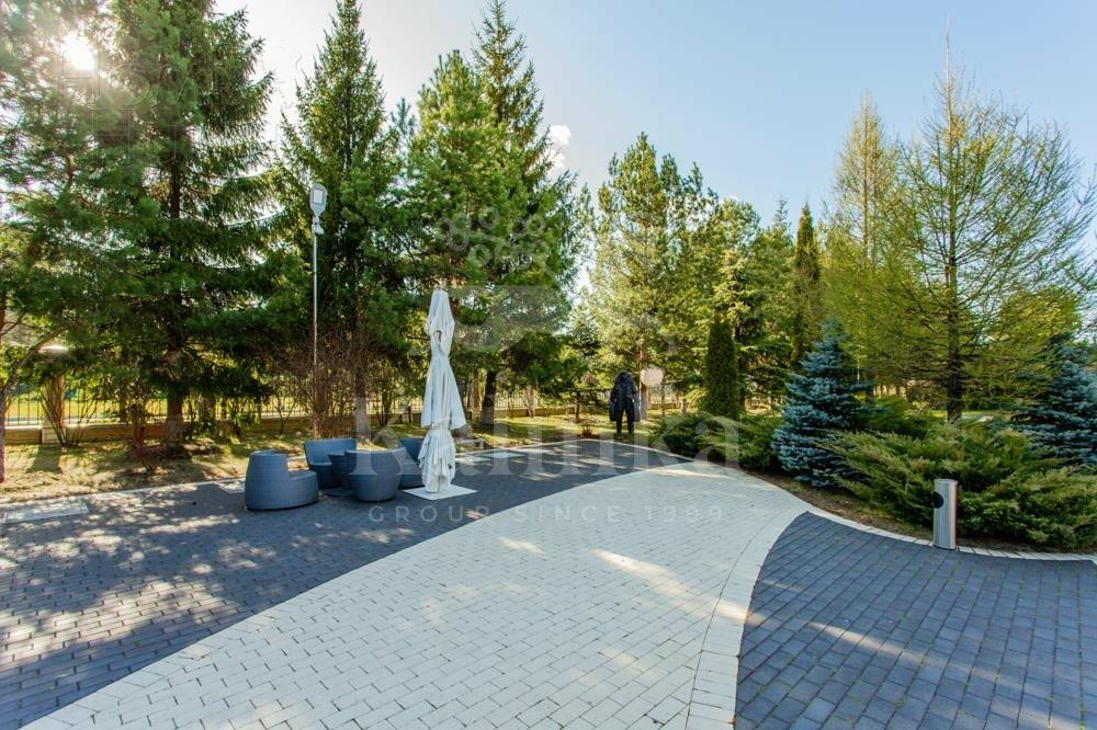 2-этажный коттедж 1 700 м² с отделкой