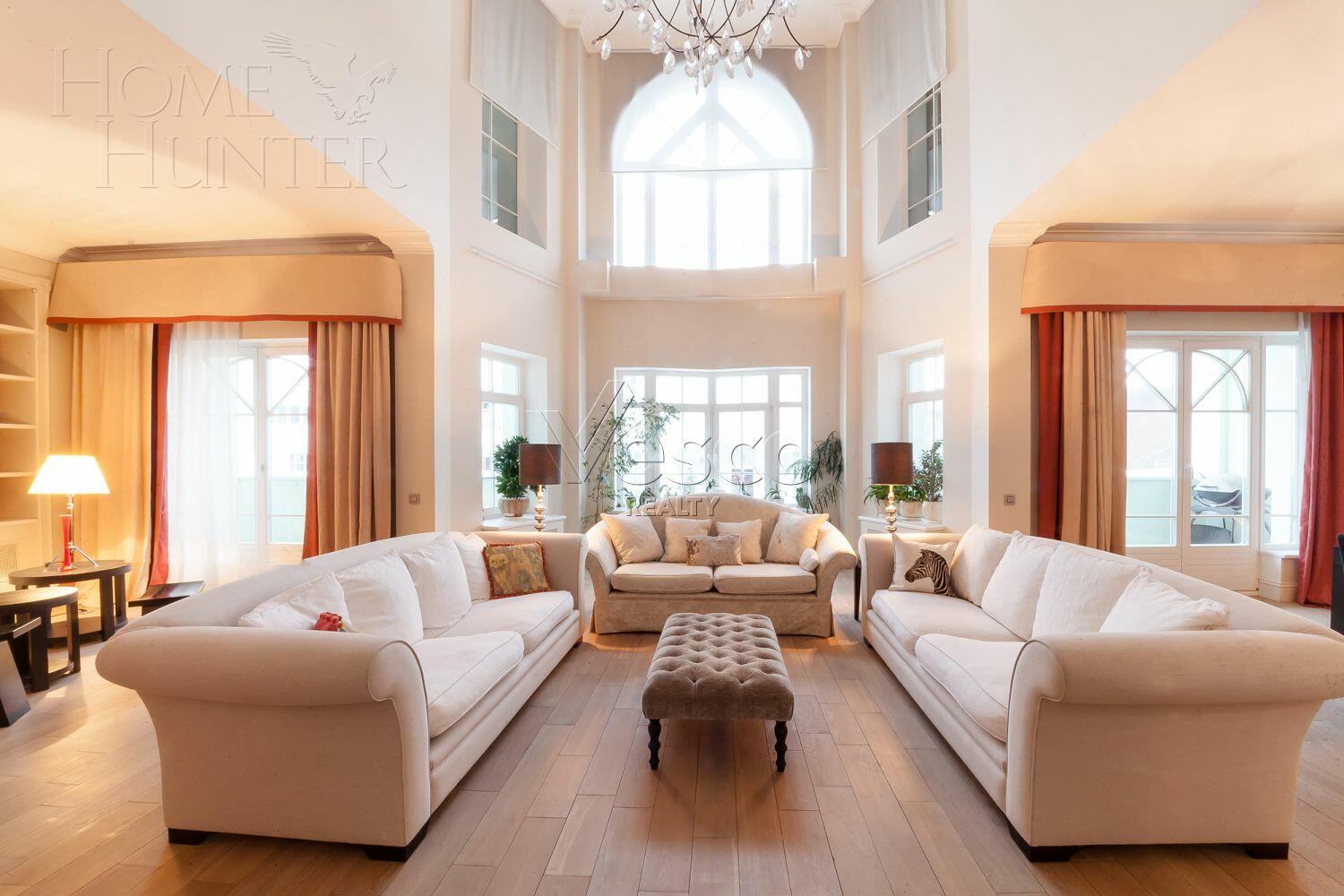 4-УРОВНЕВЫЙ ТАУНХАУС С ОТДЕЛКОЙ 610 М² НА 1 ЭТАЖЕ