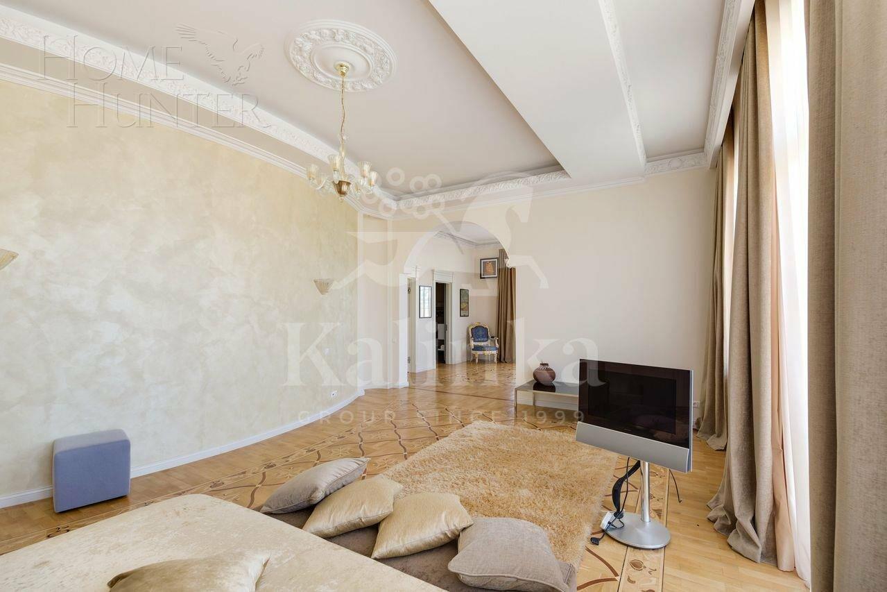 3-этажный коттедж 750 м² с отделкой