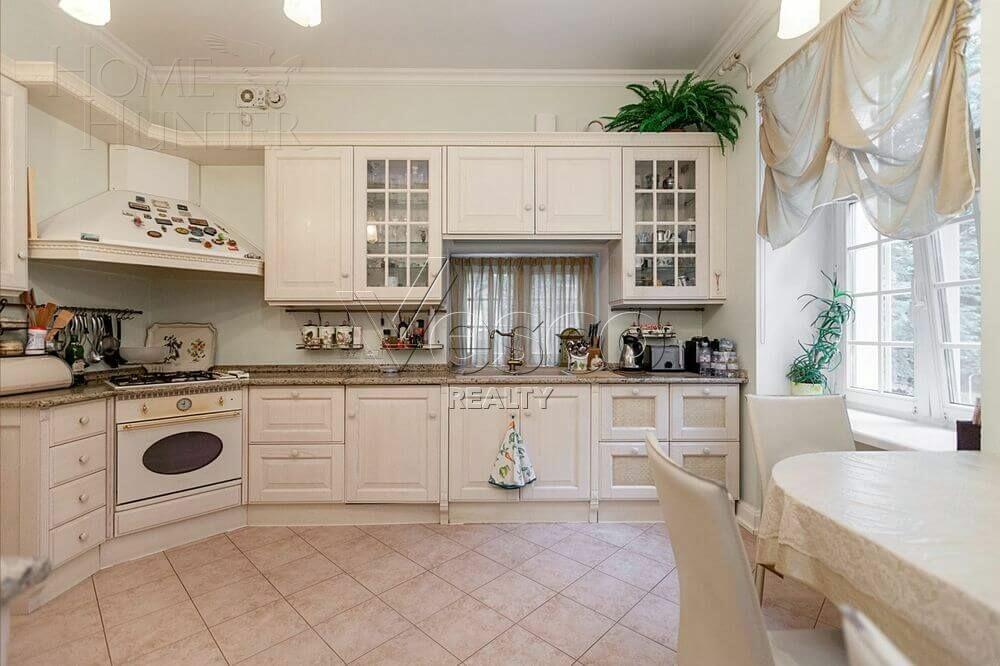 2-этажный коттедж 500 м² с отделкой