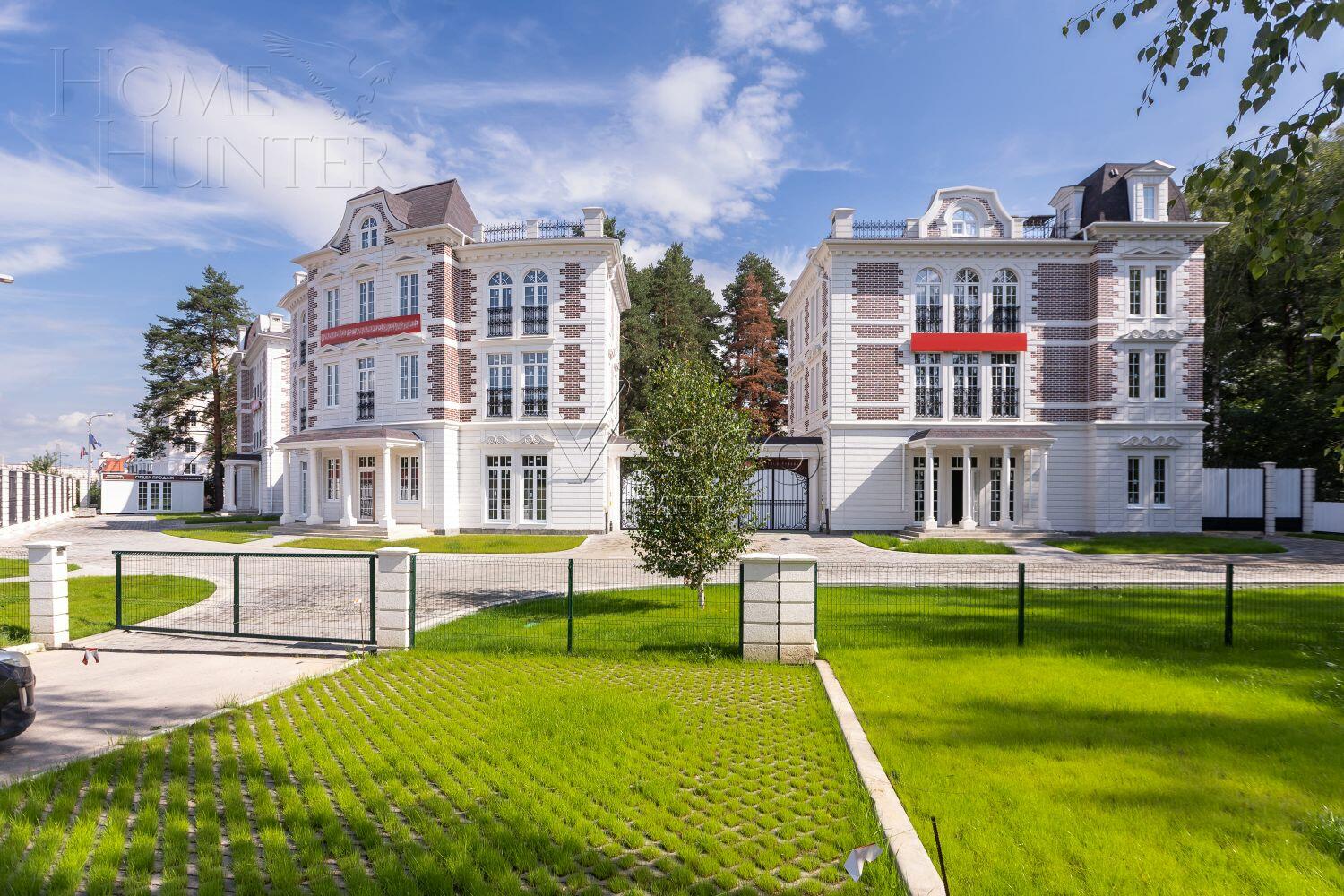 3-этажный коттедж 320 м² без отделки