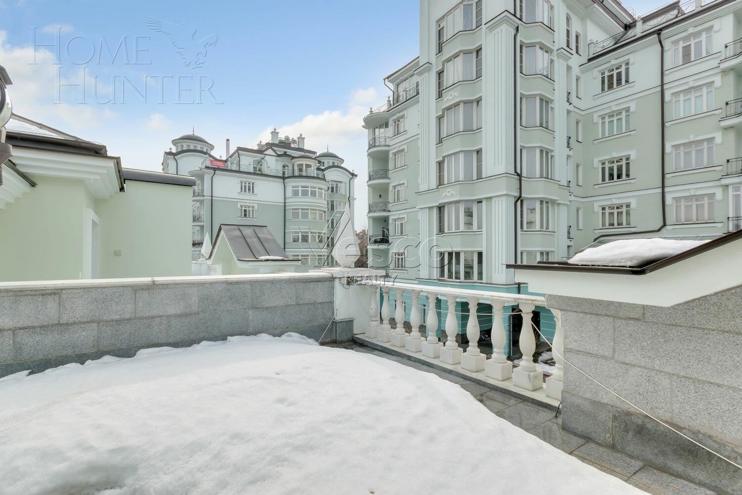 3-УРОВНЕВЫЙ ТАУНХАУС С ОТДЕЛКОЙ 500 М² НА 1 ЭТАЖЕ