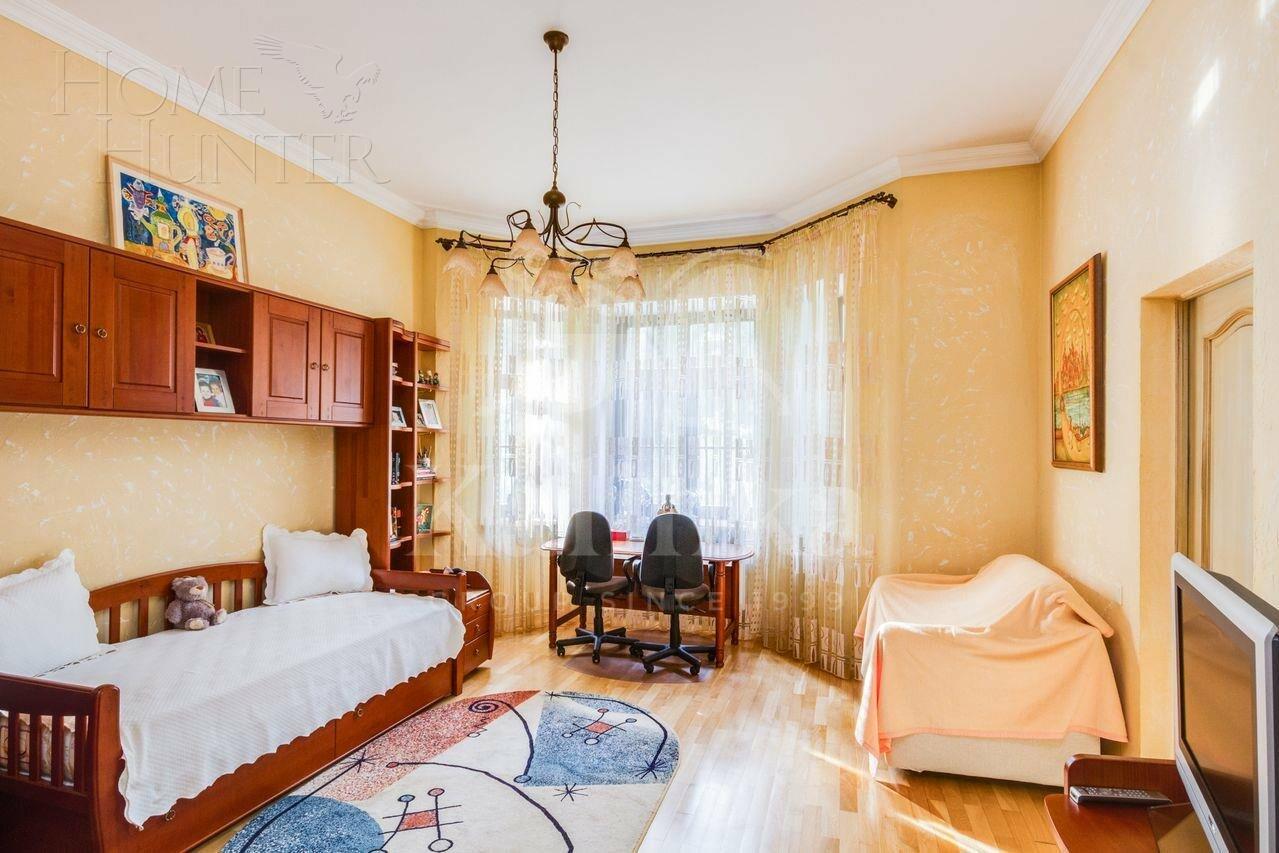 2-этажный коттедж 550 м² с отделкой