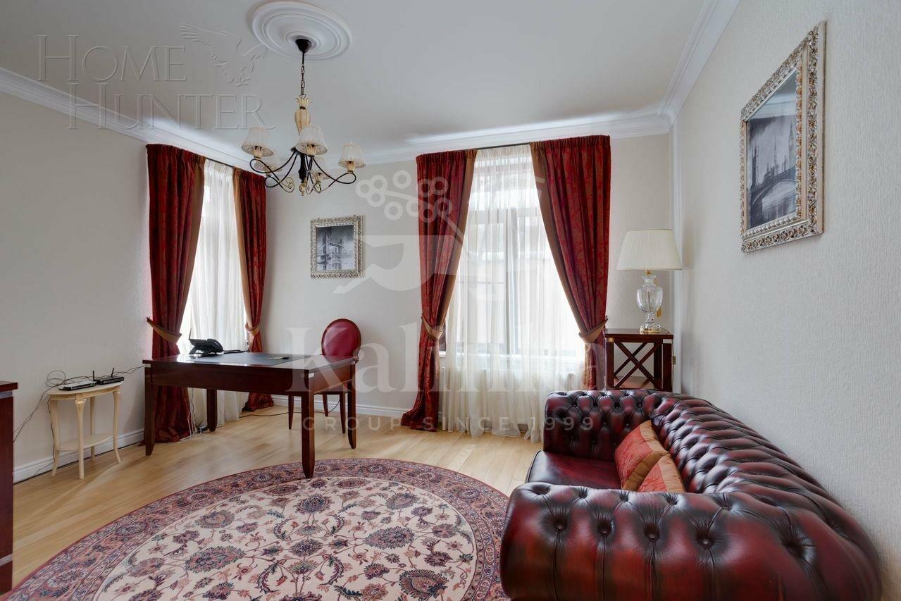 2-этажный коттедж 450 м² с отделкой