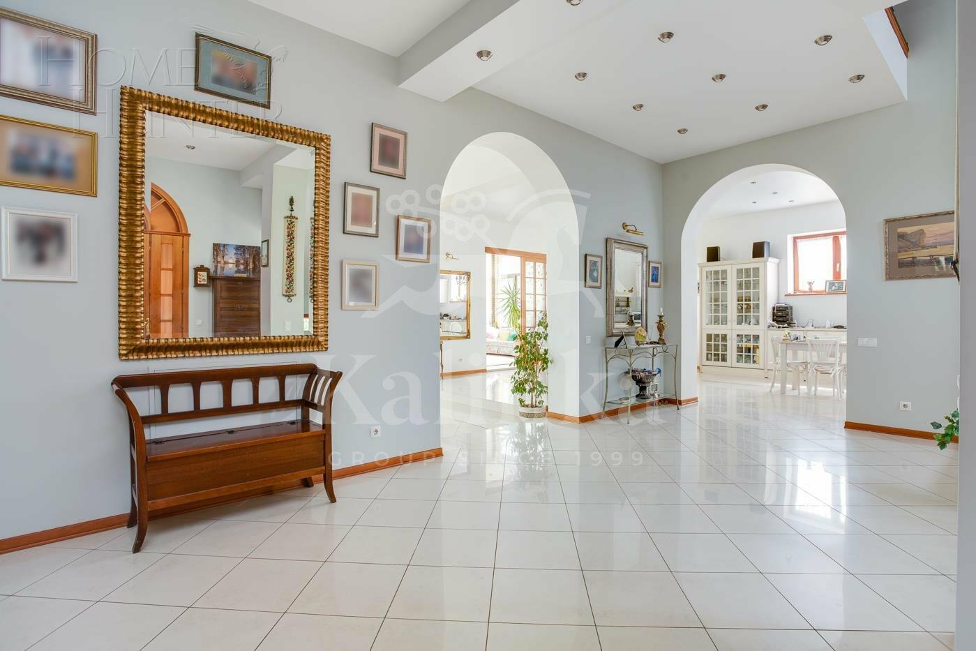 2-этажный коттедж 550 м² с отделкой