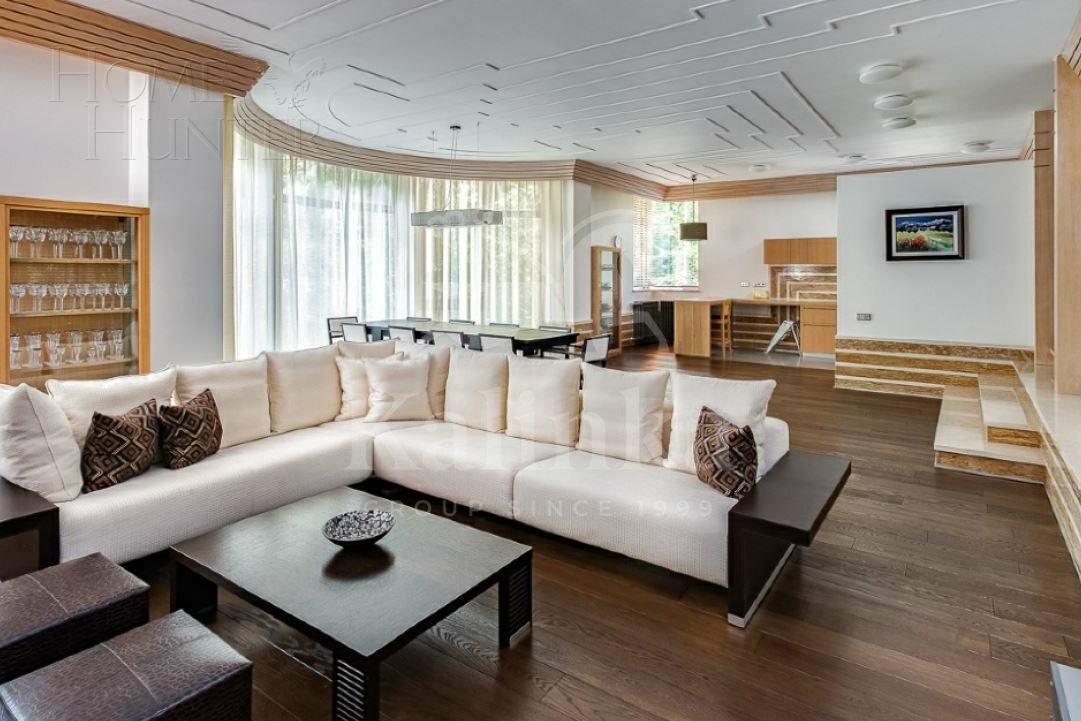 3-этажный коттедж 890.8 м² с отделкой