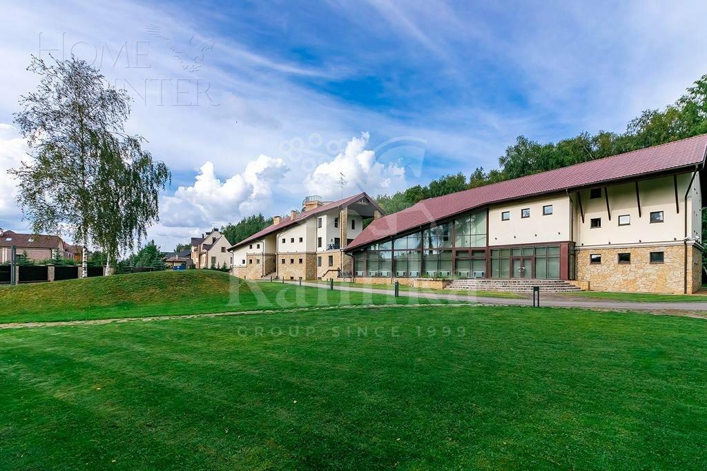 3-этажный коттедж 2 000 м² с отделкой